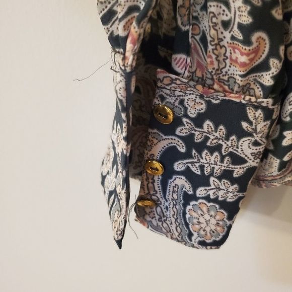 Loft blouse, XS, paisley, button cuffs - Picture 4 of 5